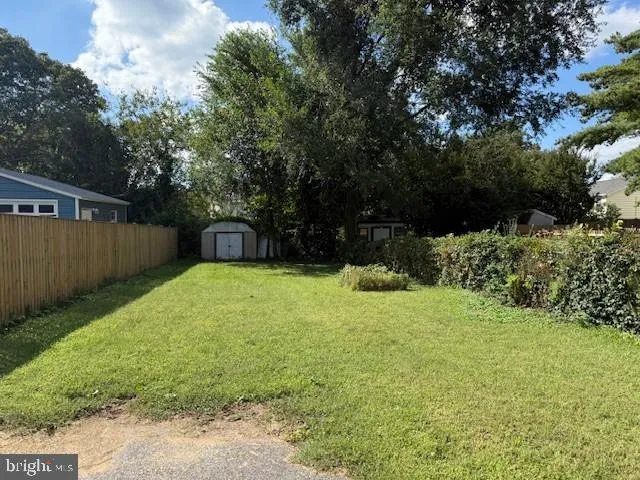 $1,725 | 15 Brewer Avenue, Unit B, Annapolis, MD 21401