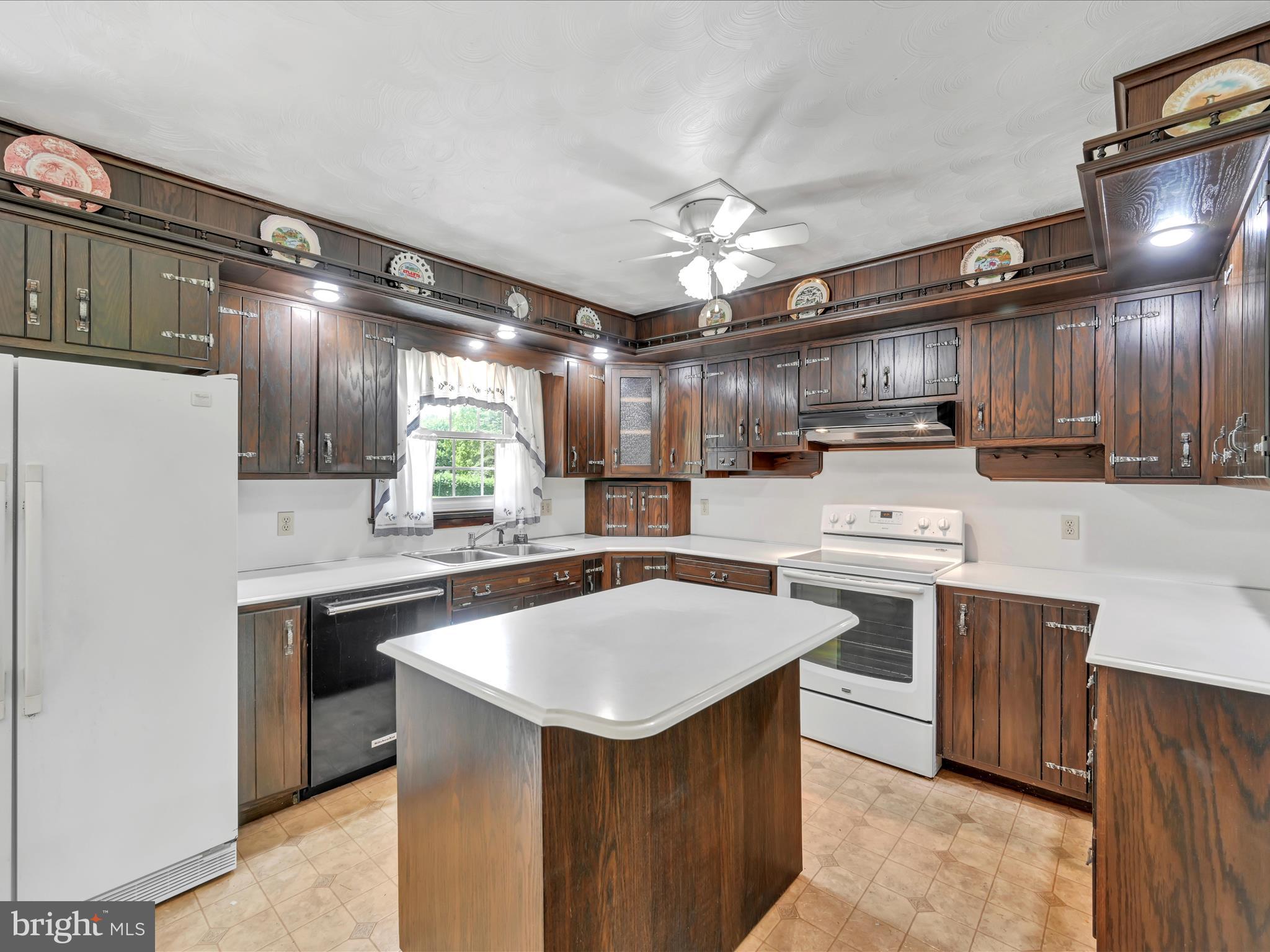 2 West Rosebud Road Myerstown, PA 17067 - Photo 10 of 39 Kitchen