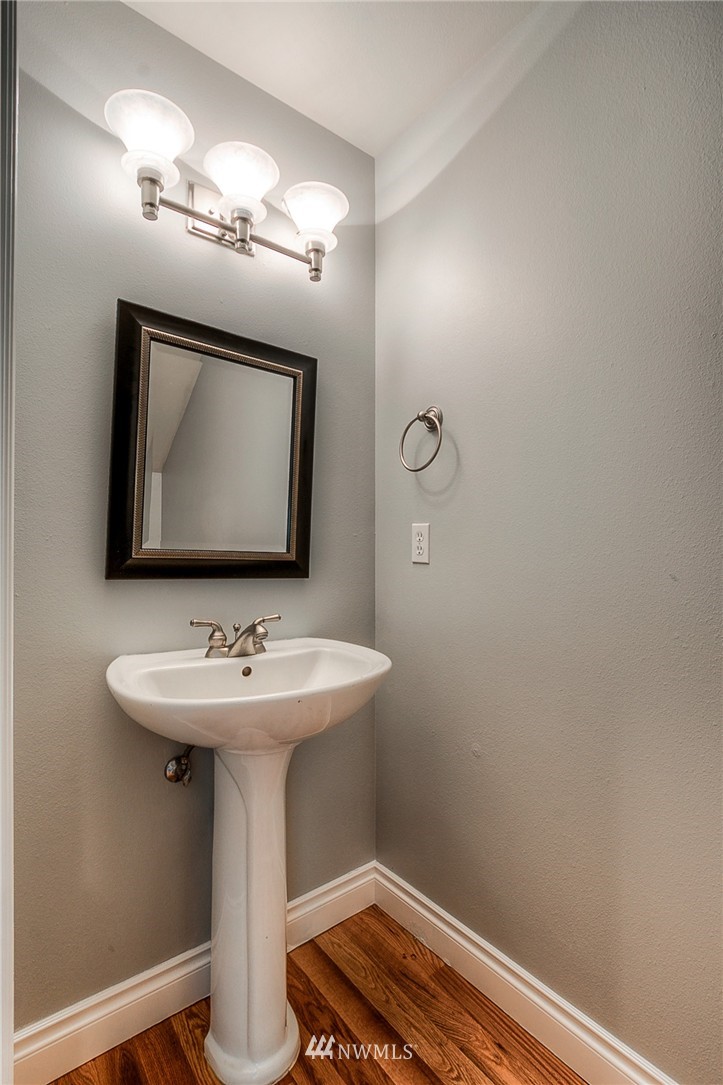 2011 Elma Place Northeast Renton, WA 98059 - Photo 16 of 24