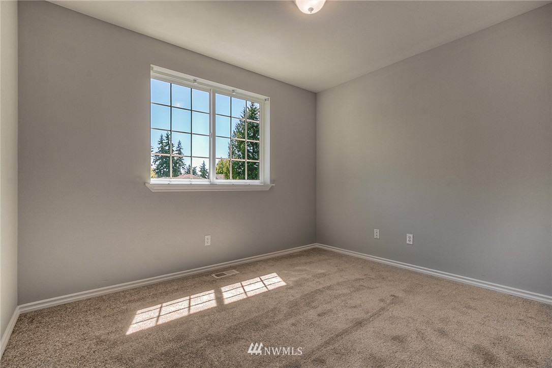 2011 Elma Place Northeast Renton, WA 98059 - Photo 17 of 24