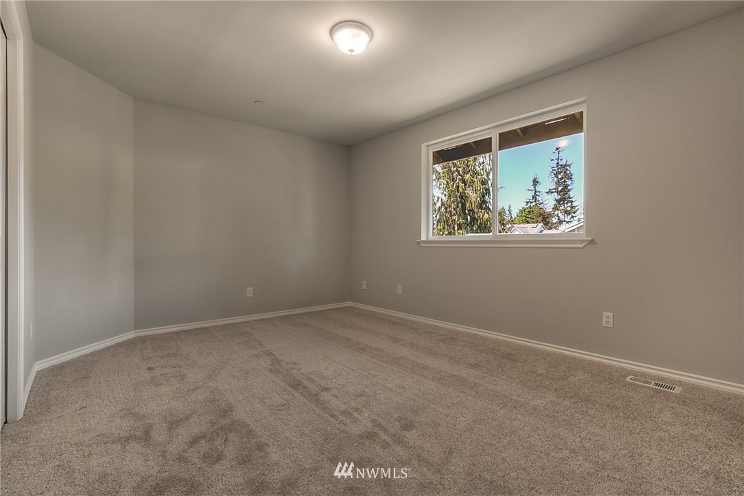 2011 Elma Place Northeast Renton, WA 98059 - Photo 21 of 24