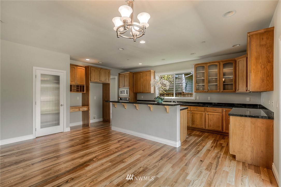 2011 Elma Place Northeast Renton, WA 98059 - Photo 8 of 24