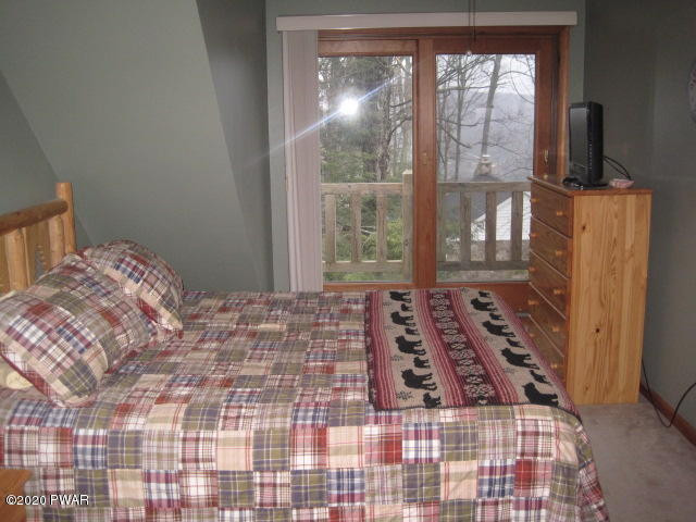 157 Lakeview Road Greentown, PA 18426 - Photo 26 of 34 22a MASTER BEDROOM IMG_4479