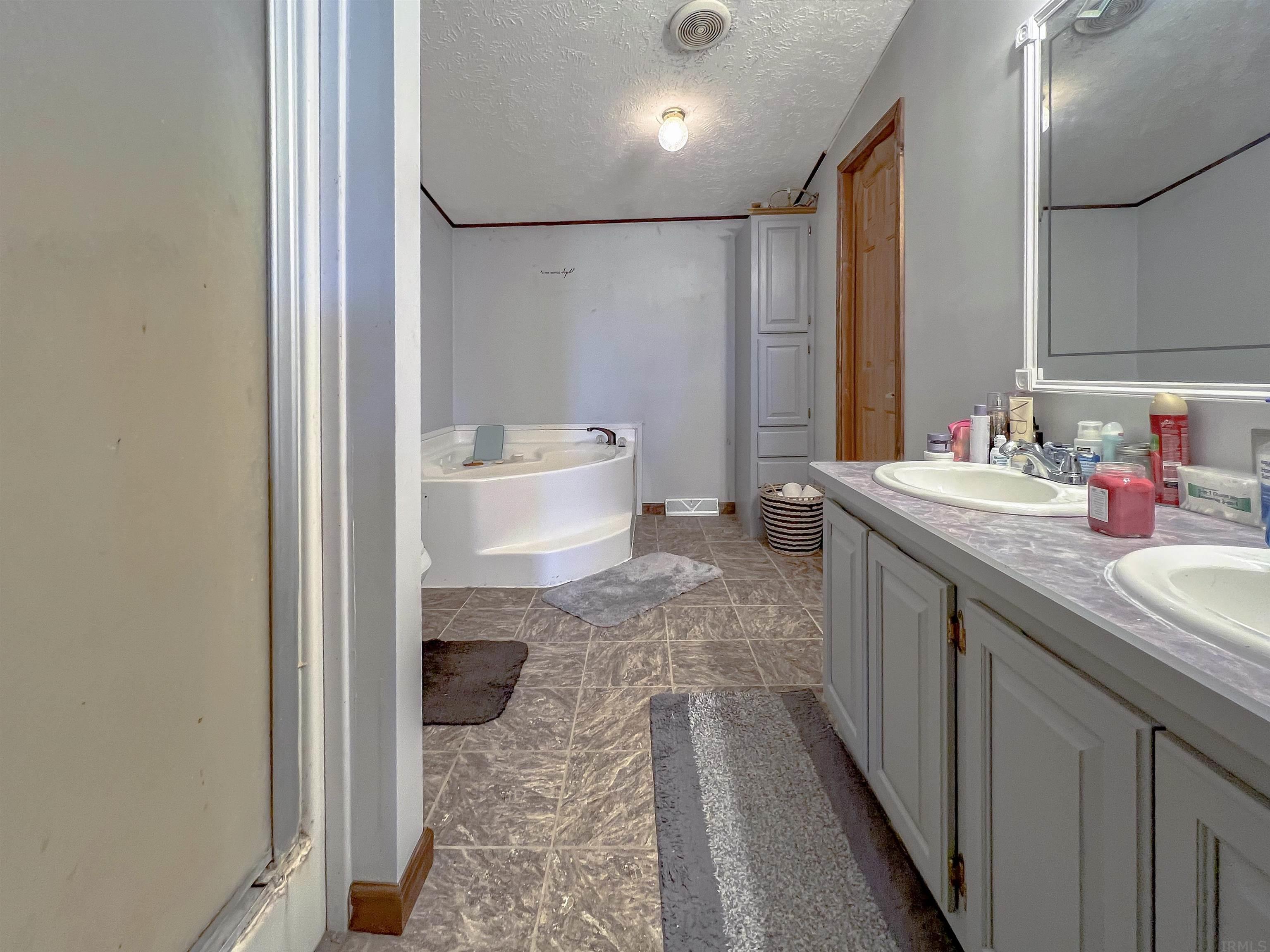 4063 County Road 79 Butler, IN 46721 - Photo 16 of 24