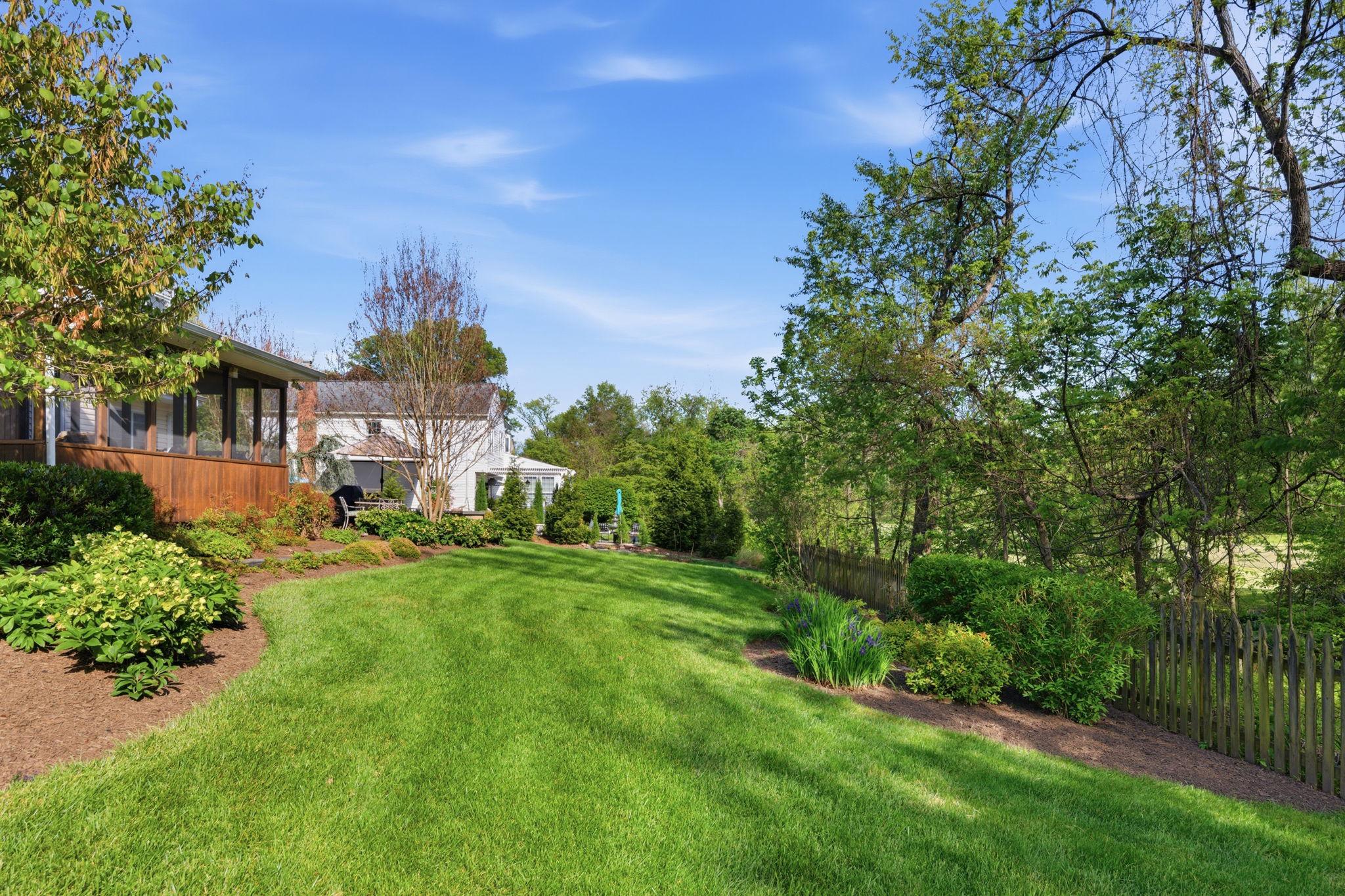 5046 Whetstone Road Columbia, MD 21044 - Photo 5 of 60 Large yard