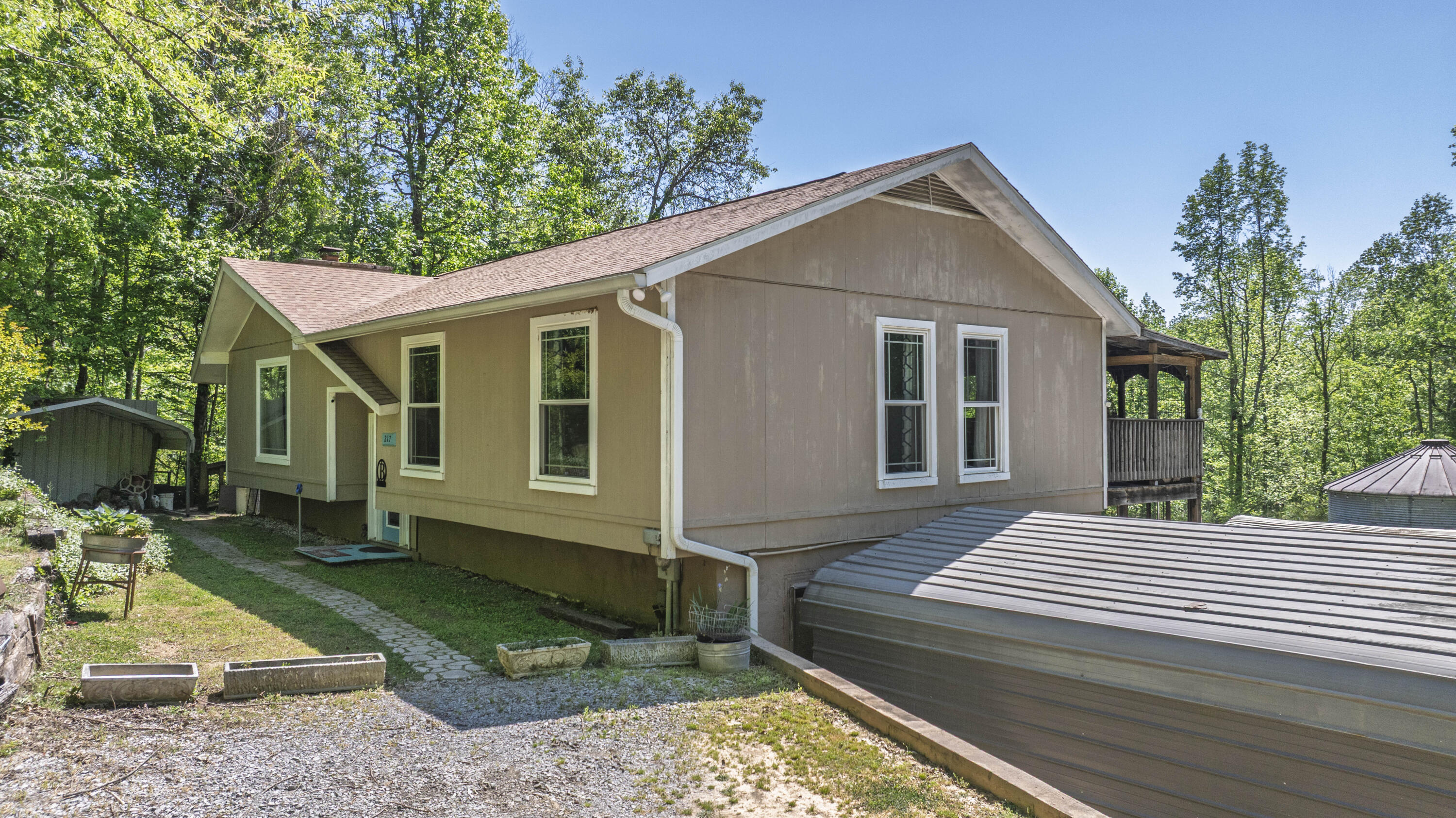217 Roberts Road Spring City, TN 37381 - Photo 49 of 52 04