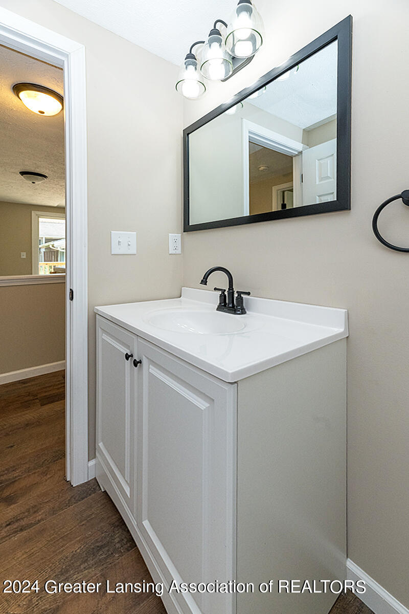 3017 Scarborough Road Lansing, MI 48910 - Photo 16 of 28 _DSC3477