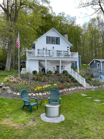 $775,000 | 65587 North Drive, Cassopolis, MI 49031