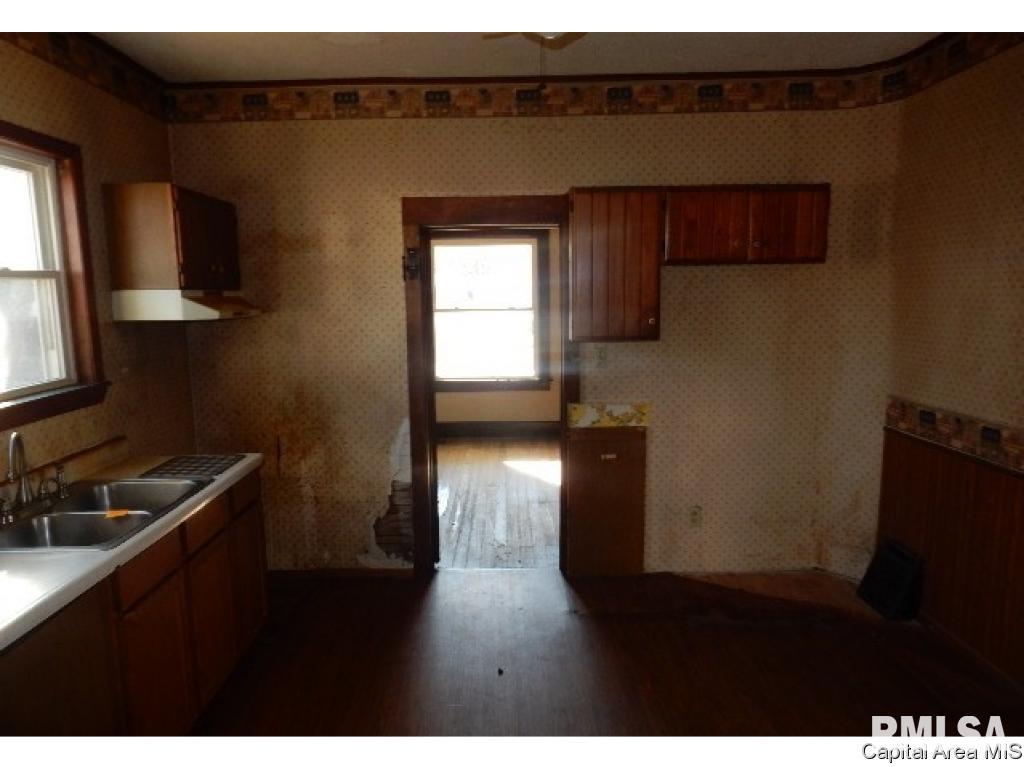1924 South Renfro Street Springfield, IL 62703 - Photo 4 of 11