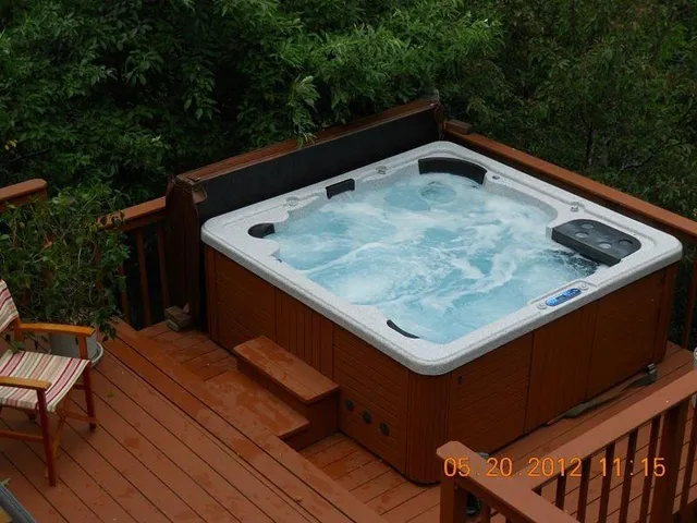 $1,379,999 | W2060 Kings Lane, East Troy, WI 53120