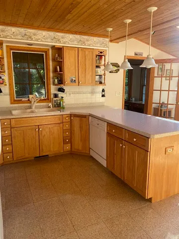 $1,379,999 | W2060 Kings Lane, East Troy, WI 53120