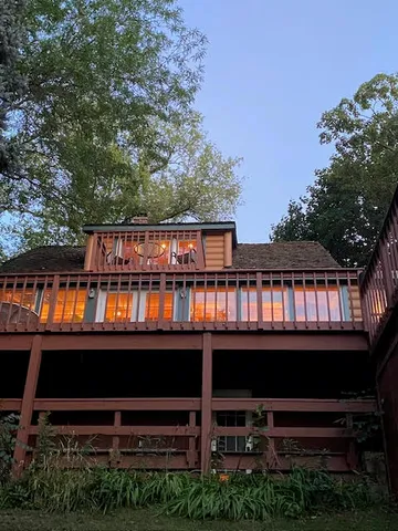 $1,379,999 | W2060 Kings Lane, East Troy, WI 53120