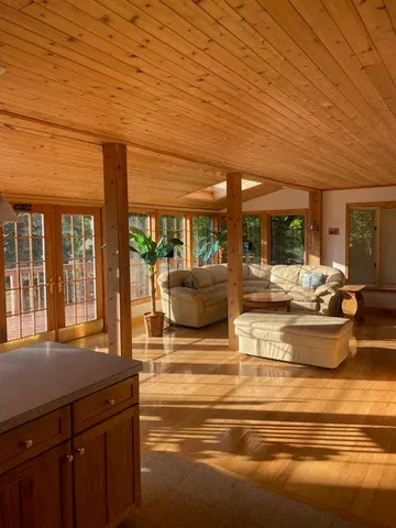 $1,379,999 | W2060 Kings Lane, East Troy, WI 53120