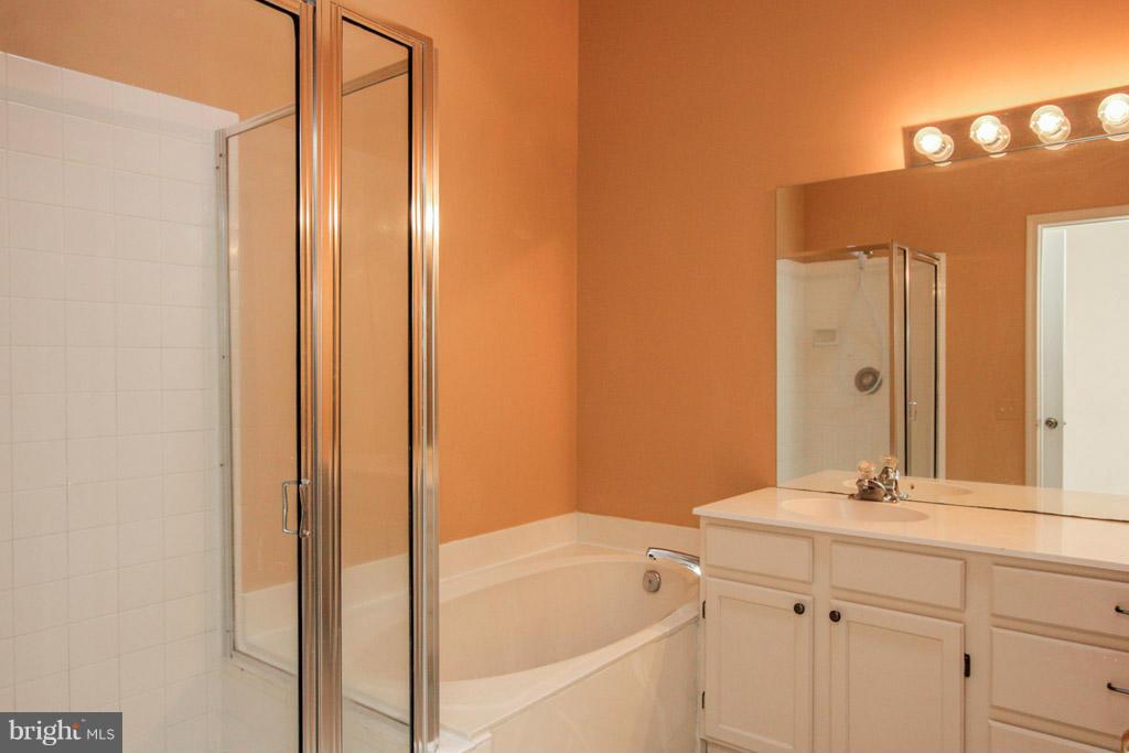 306 Harrogate Road Fredericksburg, VA 22406 - Photo 13 of 27 Bath (Master)