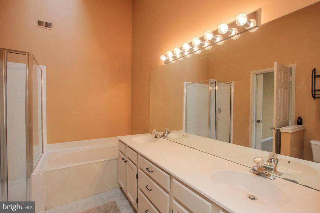 306 Harrogate Road Fredericksburg, VA 22406 - Photo 14 of 27 Bath (Master)