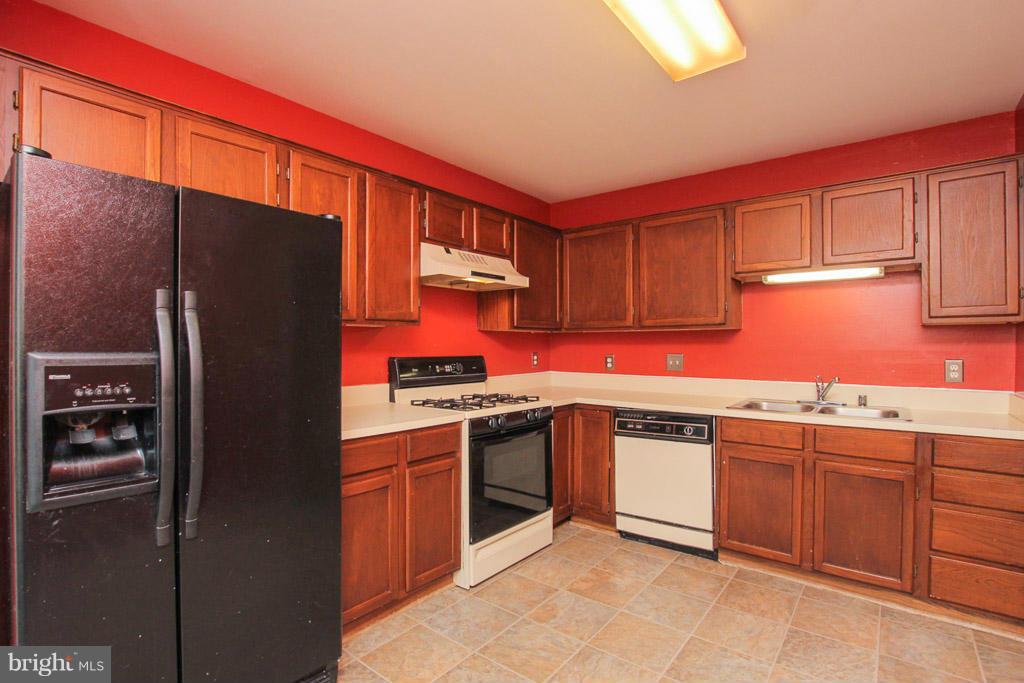 306 Harrogate Road Fredericksburg, VA 22406 - Photo 6 of 27 Kitchen