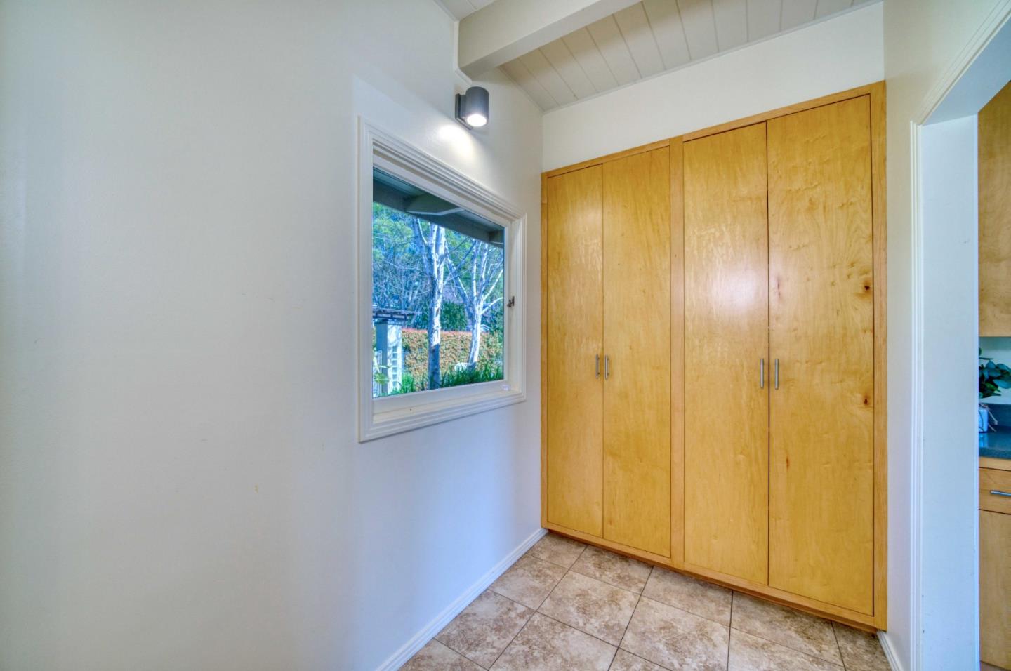 554 Francisco Street El Granada, CA 94018 - Photo 12 of 43 Gallery Image 12