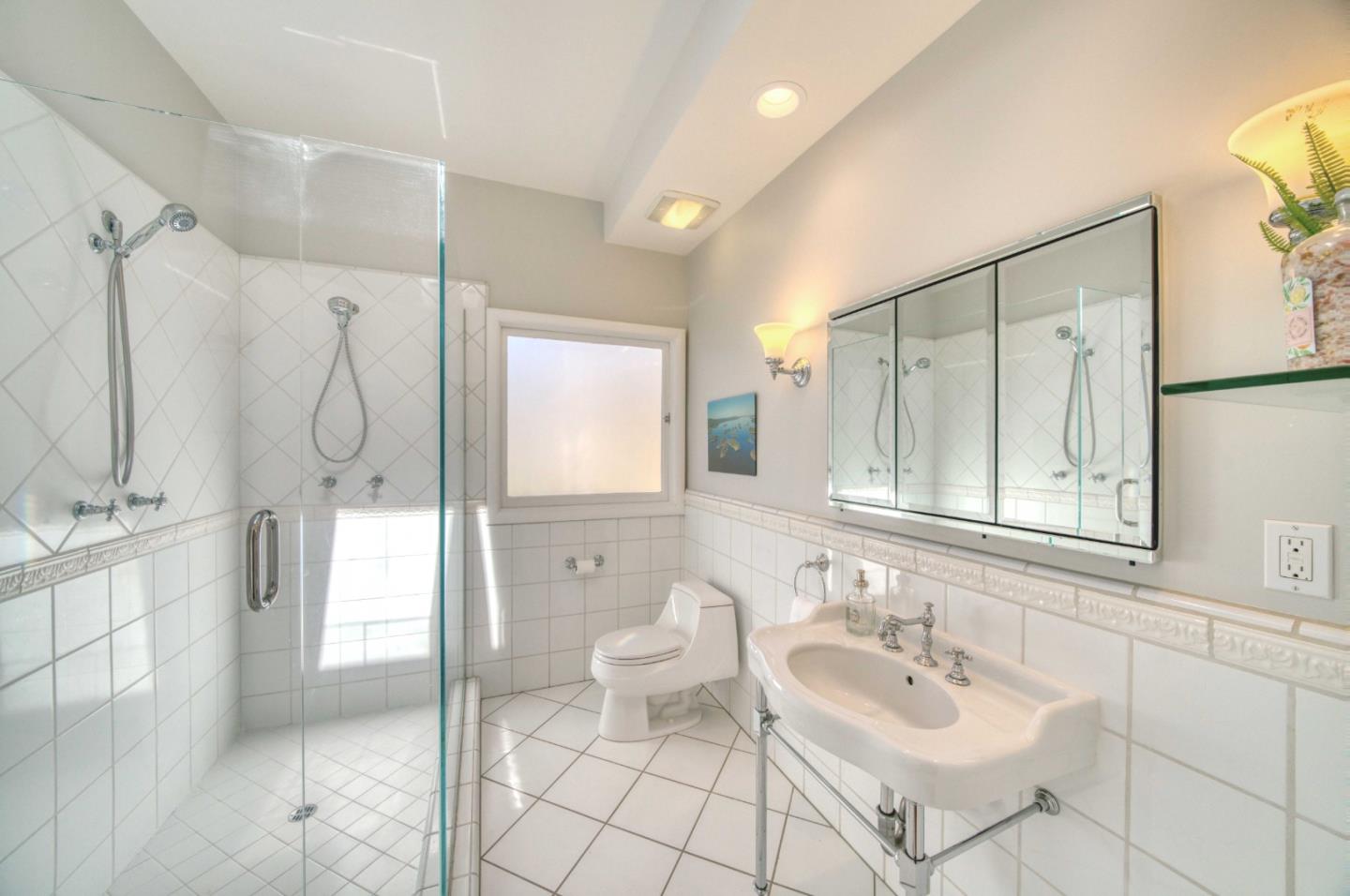 554 Francisco Street El Granada, CA 94018 - Photo 14 of 43 Gallery Image 14