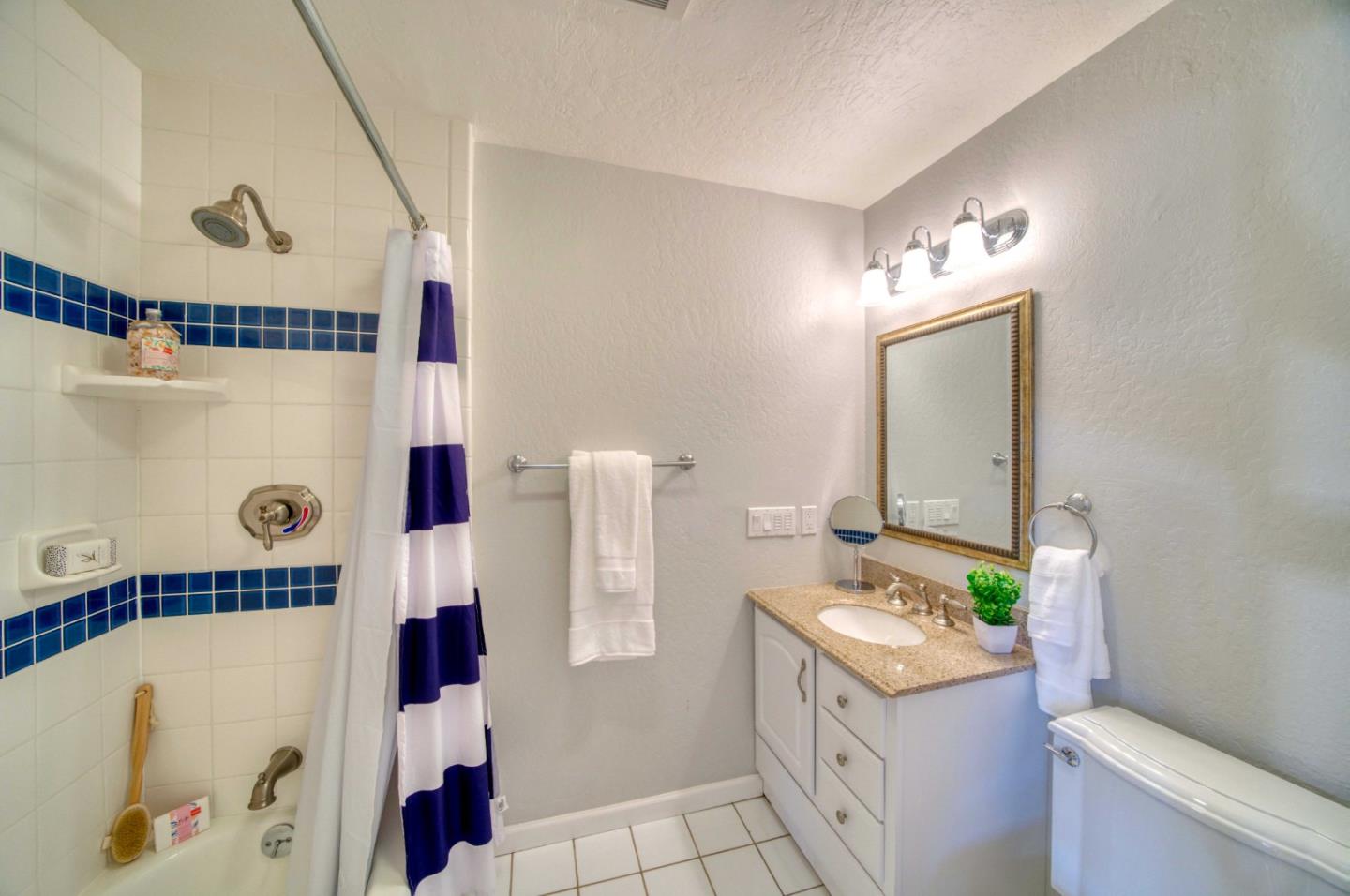554 Francisco Street El Granada, CA 94018 - Photo 19 of 43 Gallery Image 19