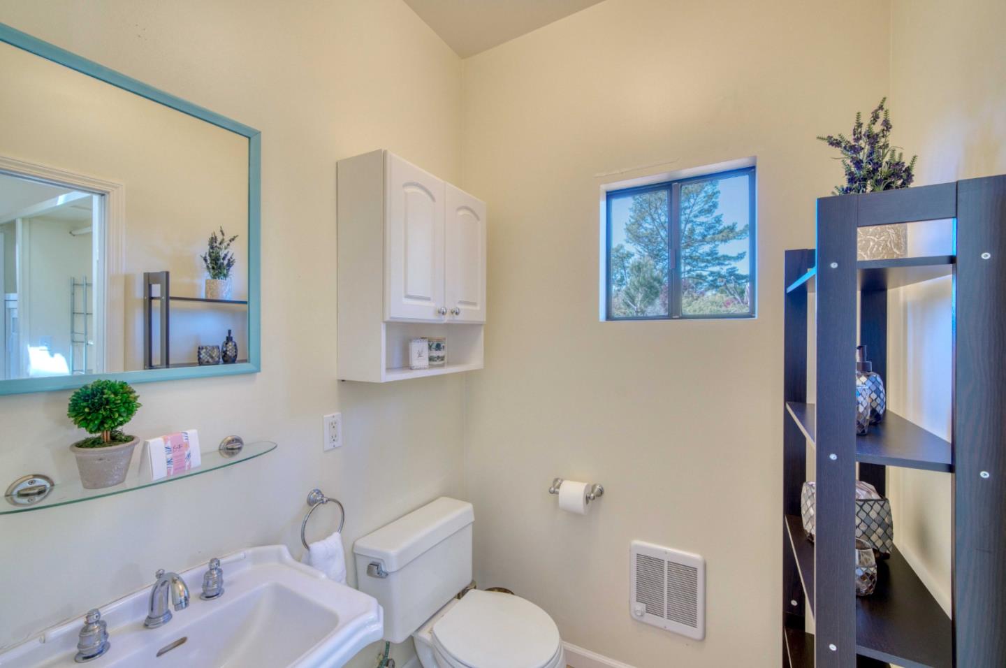 554 Francisco Street El Granada, CA 94018 - Photo 22 of 43 Gallery Image 22