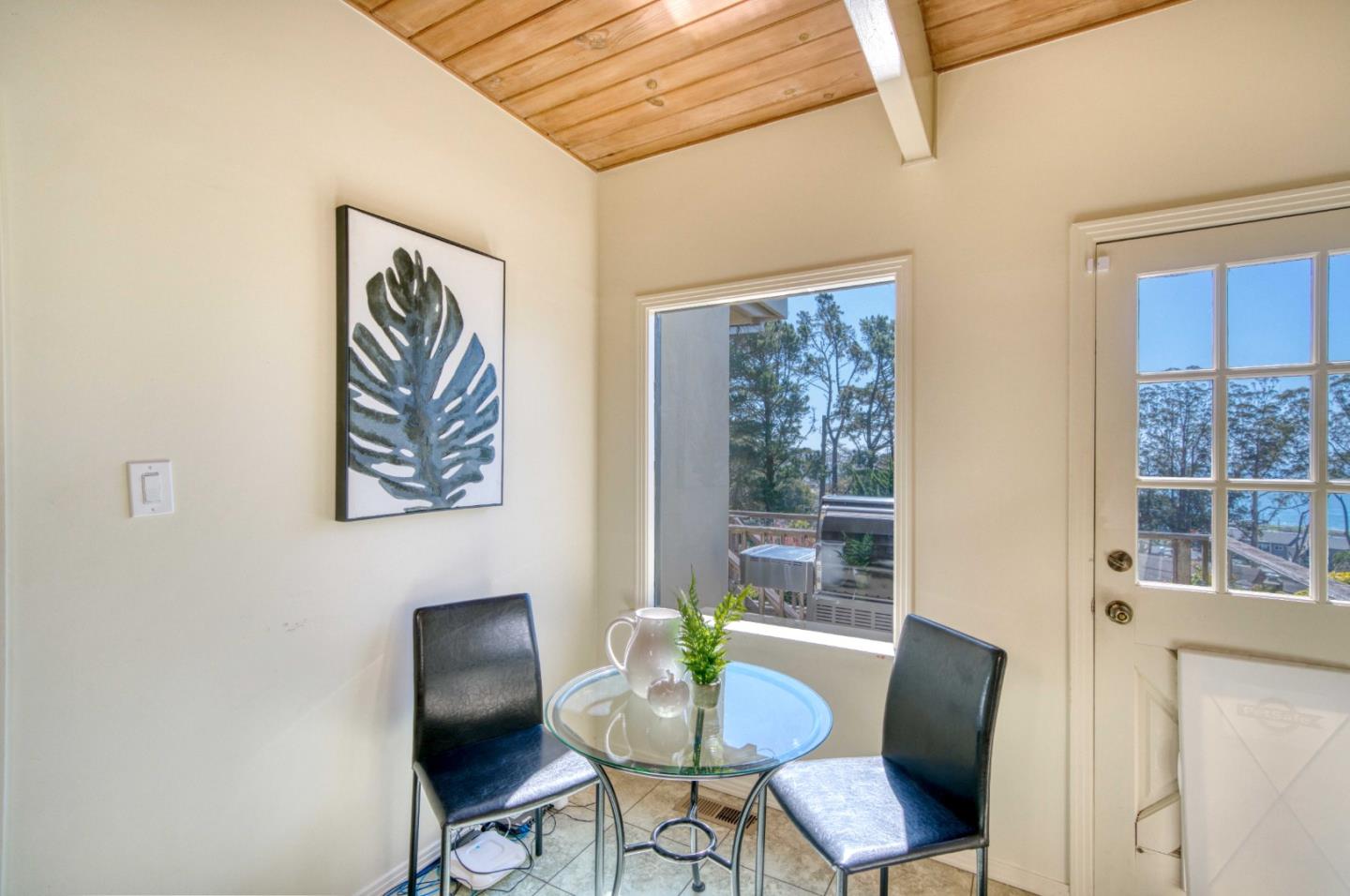 554 Francisco Street El Granada, CA 94018 - Photo 10 of 43 Gallery Image 10