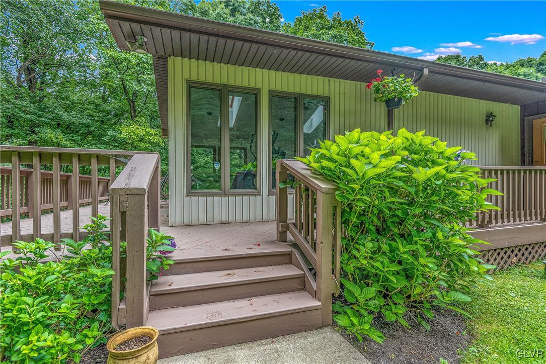2310 Honeysuckle Road Allentown, PA 18103 - Photo 7 of 40 DECK
