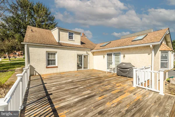 $540,000 | 405 East Woodland Avenue, Springfield, PA 19064