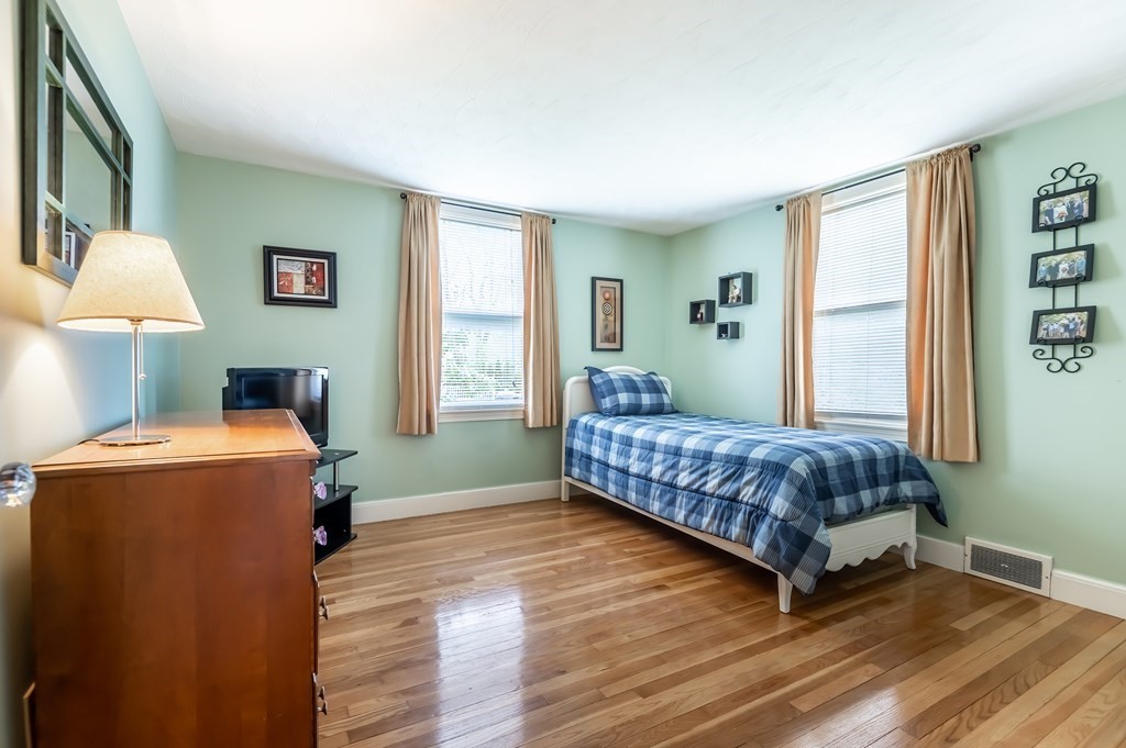 77 John Carver Road Reading, MA 01867 - Photo 24 of 28 Gallery Image 24