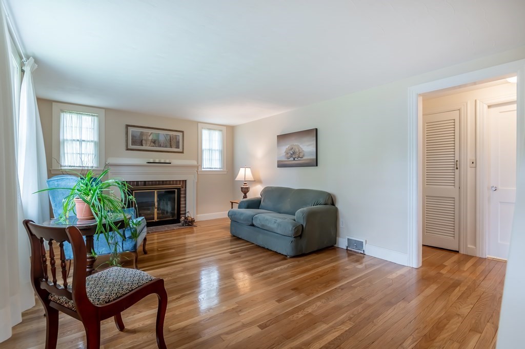 77 John Carver Road Reading, MA 01867 - Photo 7 of 28 Gallery Image 7
