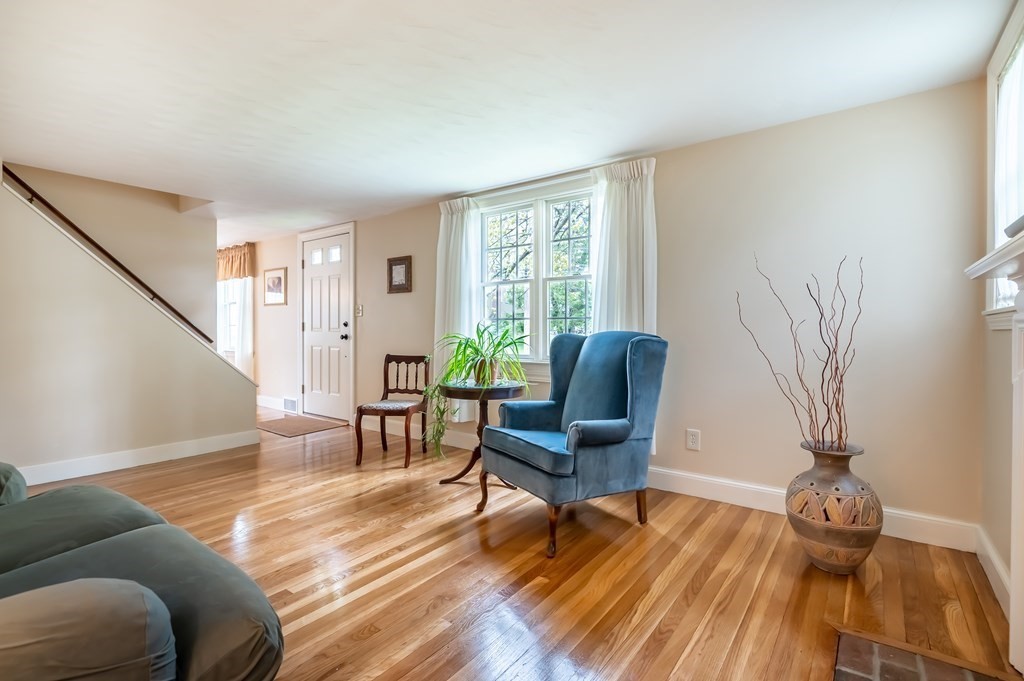 77 John Carver Road Reading, MA 01867 - Photo 8 of 28 Gallery Image 8