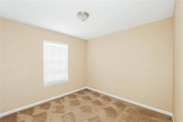 $2,085 | 1613 Northwest High View Drive, Grain Valley, MO 64029