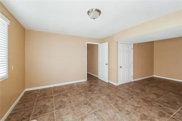 $2,085 | 1613 Northwest High View Drive, Grain Valley, MO 64029