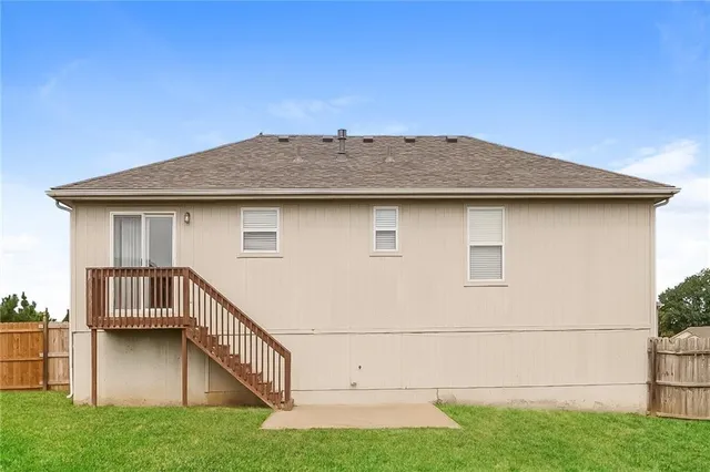 $2,085 | 1613 Northwest High View Drive, Grain Valley, MO 64029