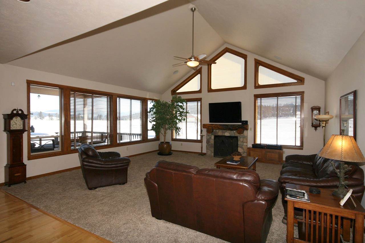13014 North Peone Road Mead, WA 99021 - Photo 3 of 20