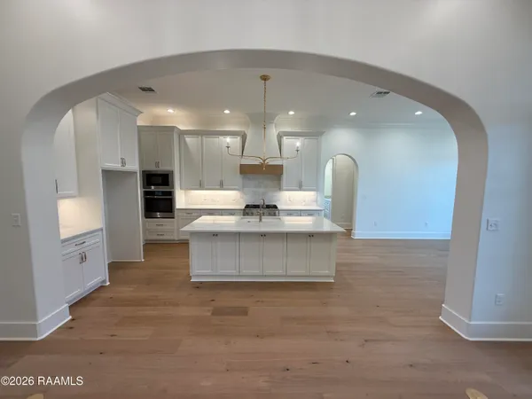 $749,000 | 102 Saltmeadow Lane, Lafayette, LA 70508