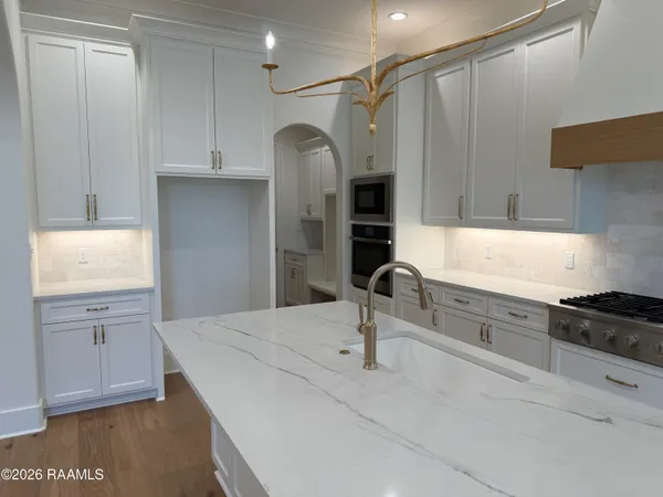 $749,000 | 102 Saltmeadow Lane, Lafayette, LA 70508