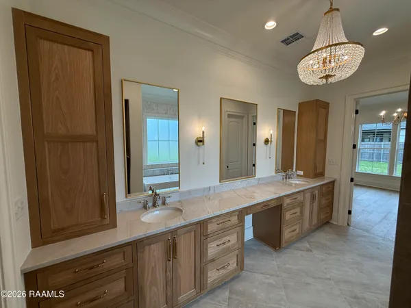 $749,000 | 102 Saltmeadow Lane, Lafayette, LA 70508