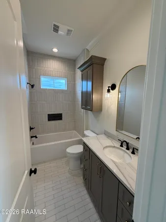 $749,000 | 102 Saltmeadow Lane, Lafayette, LA 70508