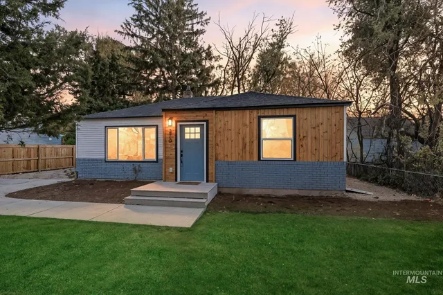 $575,000 | 325 West Howe Street, Boise, ID 83706