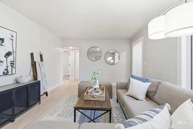 $575,000 | 325 West Howe Street, Boise, ID 83706