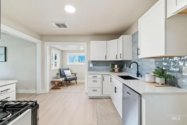 $575,000 | 325 West Howe Street, Boise, ID 83706