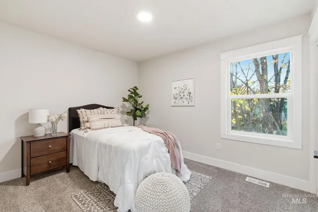 $575,000 | 325 West Howe Street, Boise, ID 83706