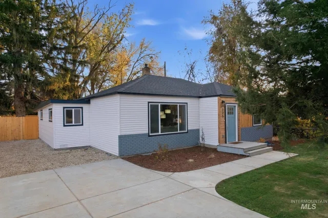 $575,000 | 325 West Howe Street, Boise, ID 83706