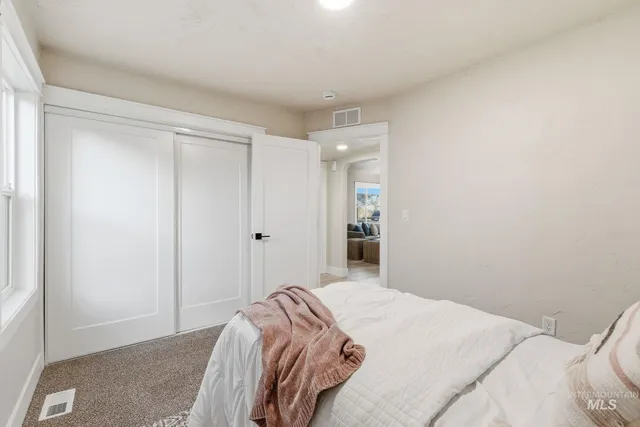 $575,000 | 325 West Howe Street, Boise, ID 83706