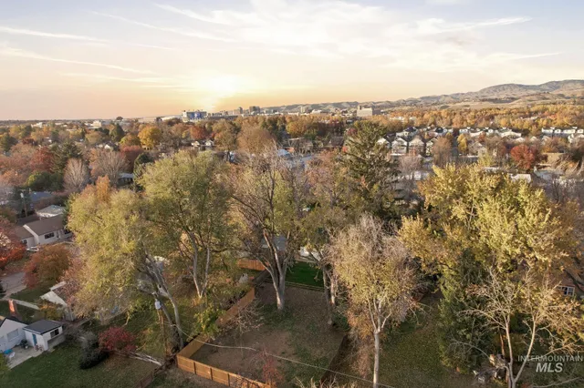 $575,000 | 325 West Howe Street, Boise, ID 83706
