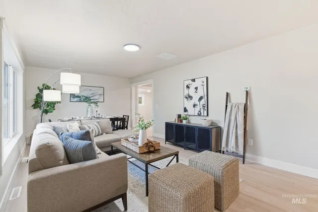 $575,000 | 325 West Howe Street, Boise, ID 83706