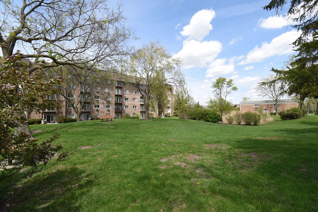 10357 Dearlove Road, Unit 1J Glenview, IL 60025 - Photo 24 of 25 Gallery Image 24