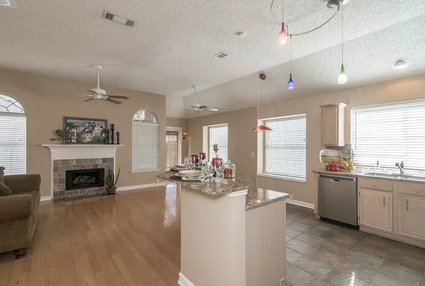 $2,700 | 10212 Waters Drive, Irving, TX 75063