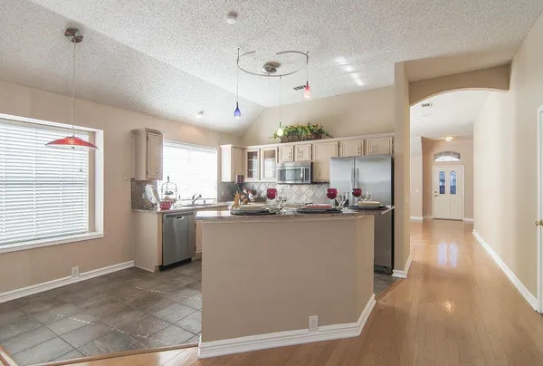 $2,700 | 10212 Waters Drive, Irving, TX 75063
