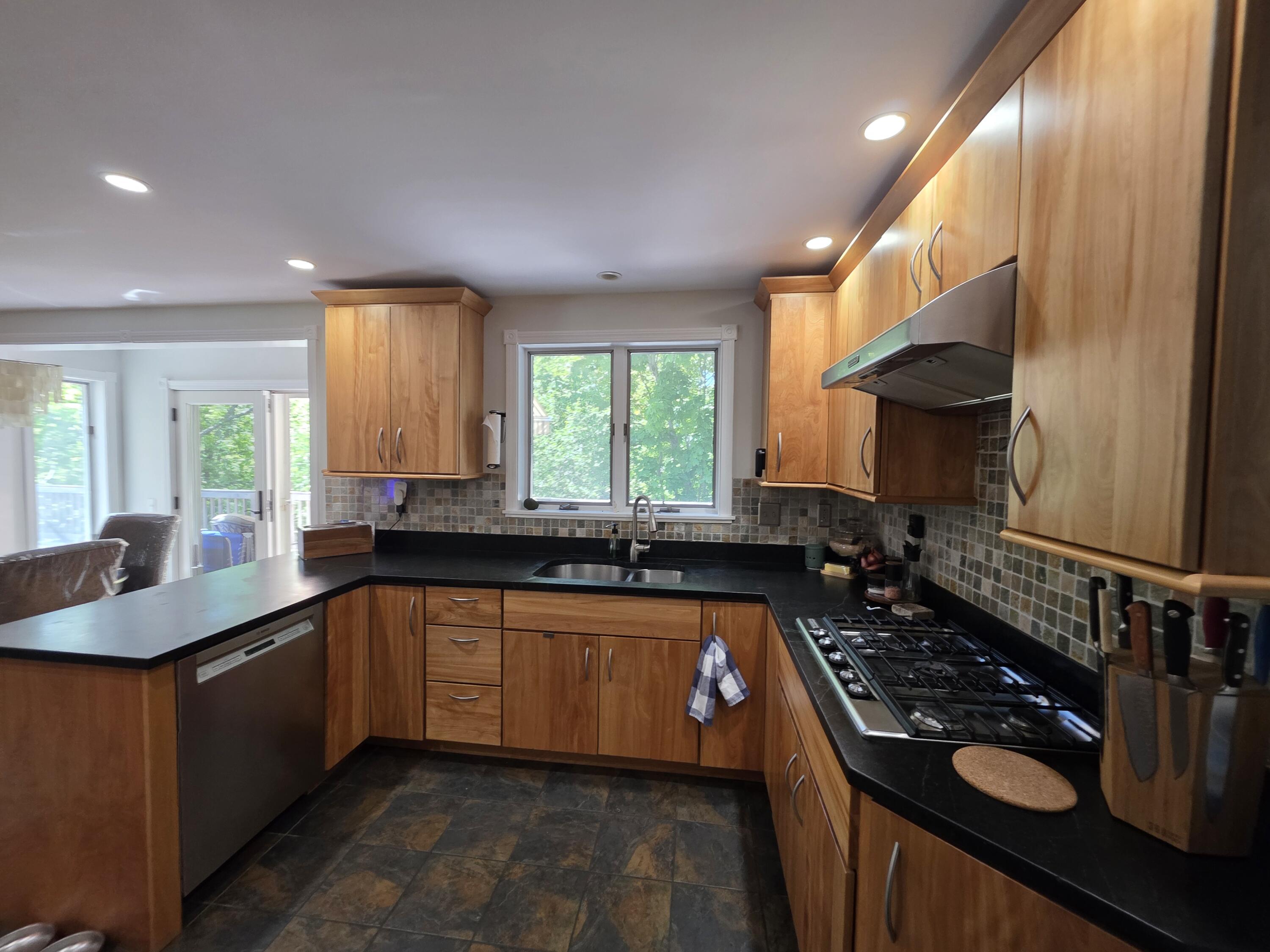 13 Norris Street Searsport, ME 04974 - Photo 4 of 52 1000032090